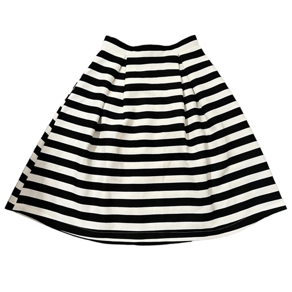 Haute Monde Skirt - Picture 2 of 6